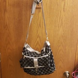 Black and silver sachi purse